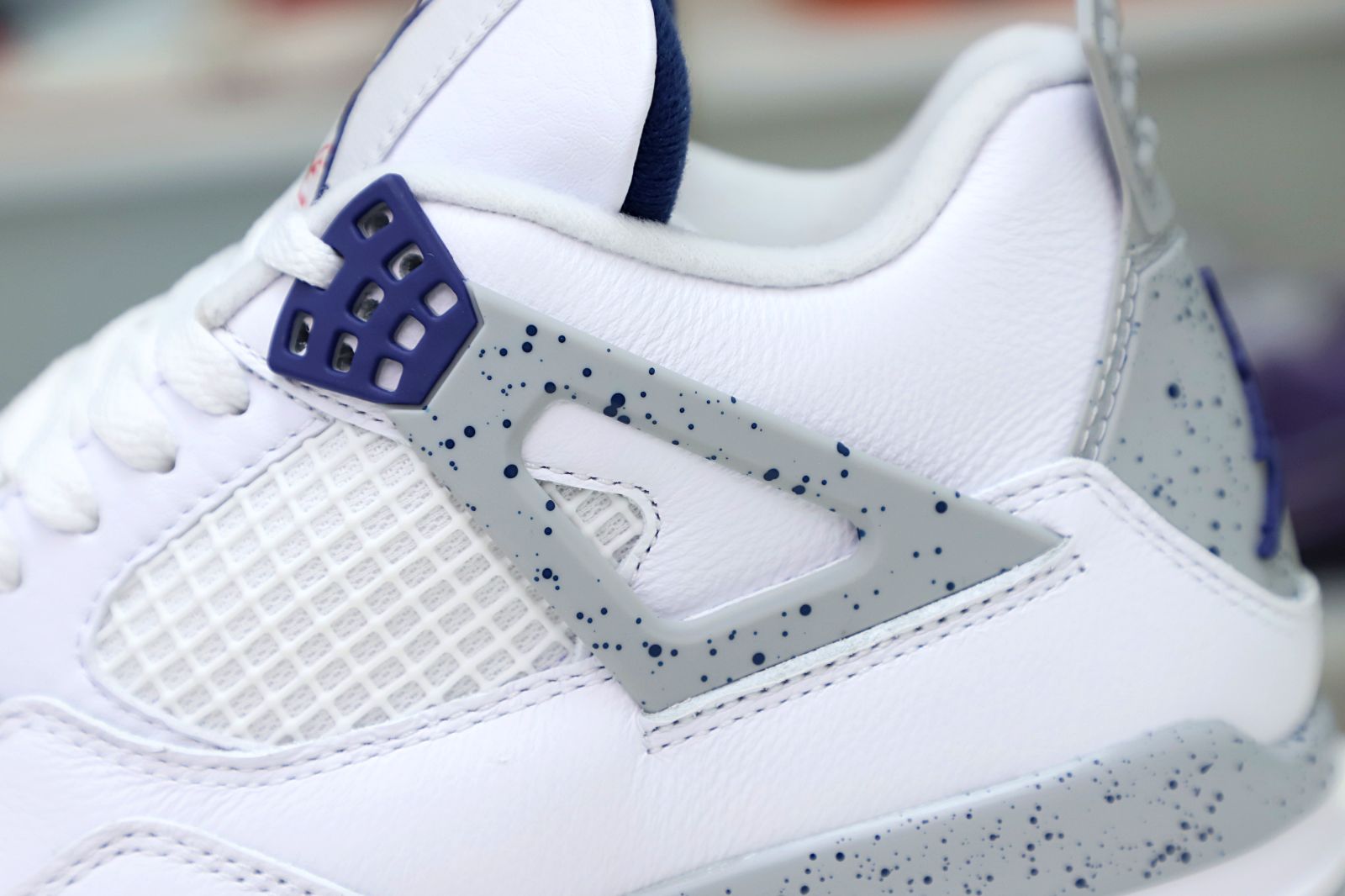 AIR JORDAN 4 RETRO