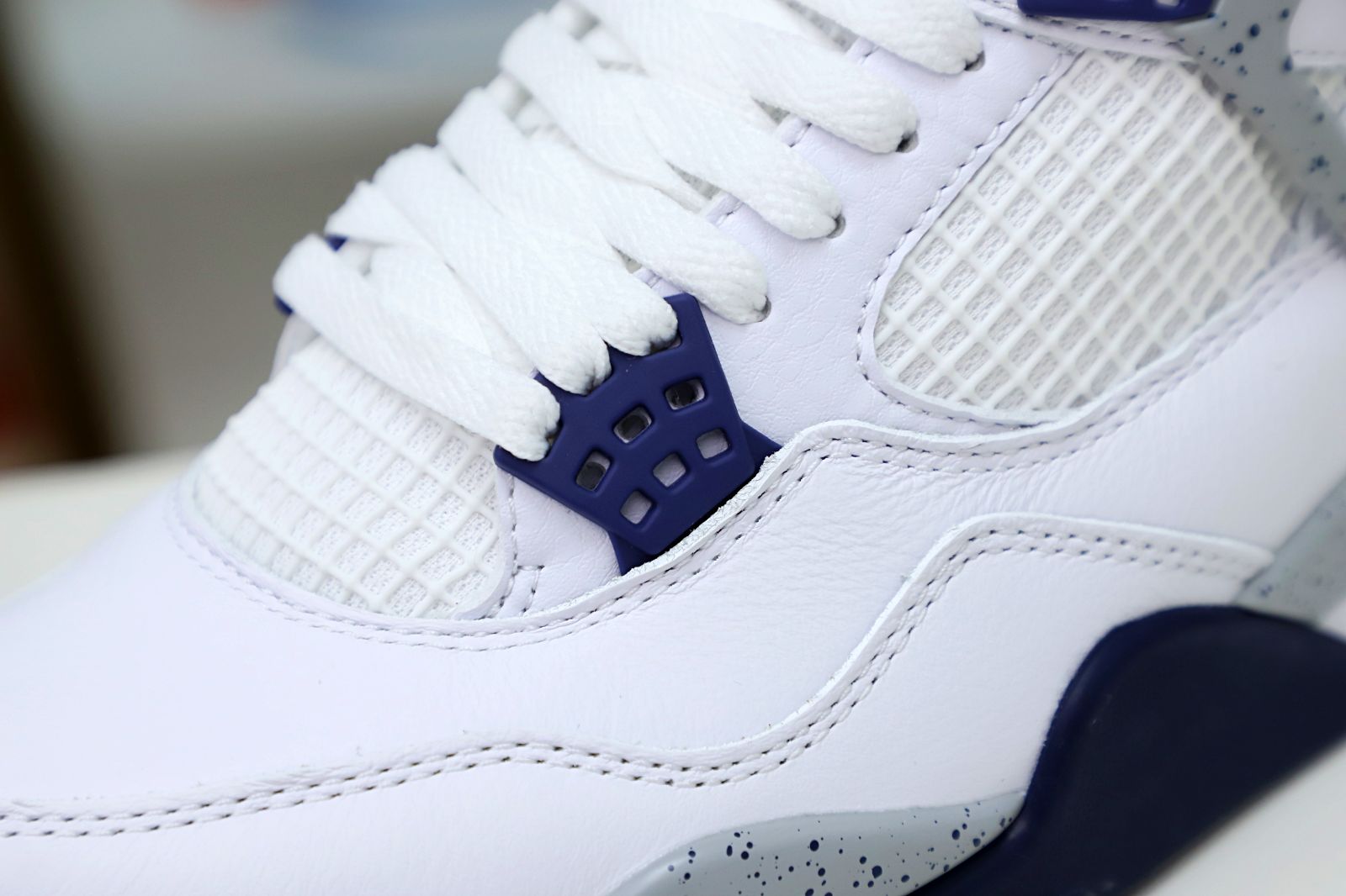 AIR JORDAN 4 RETRO