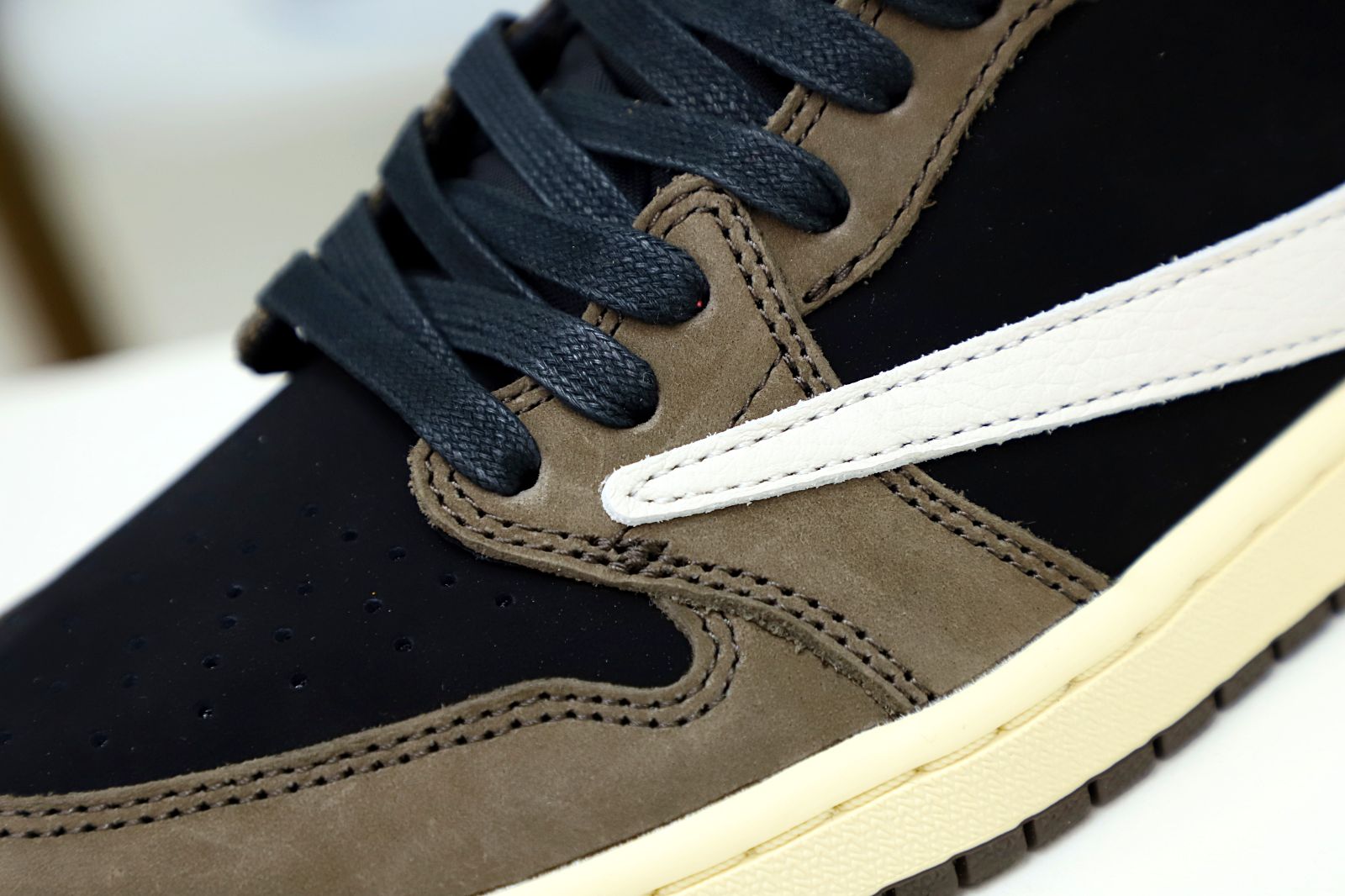 Travis Scott x Air Jordan 1mLow OG TS SP