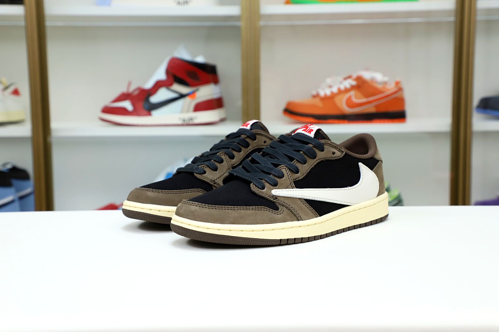 Travis Scott x Air Jordan 1mLow OG TS SP