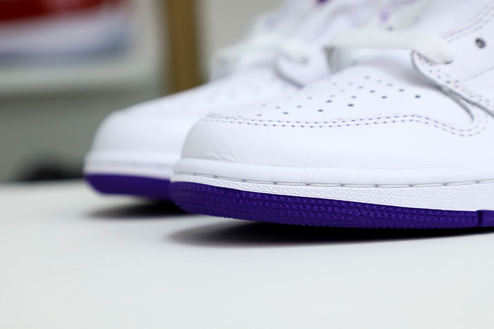 Air Jordan 1 High OG Court Purple