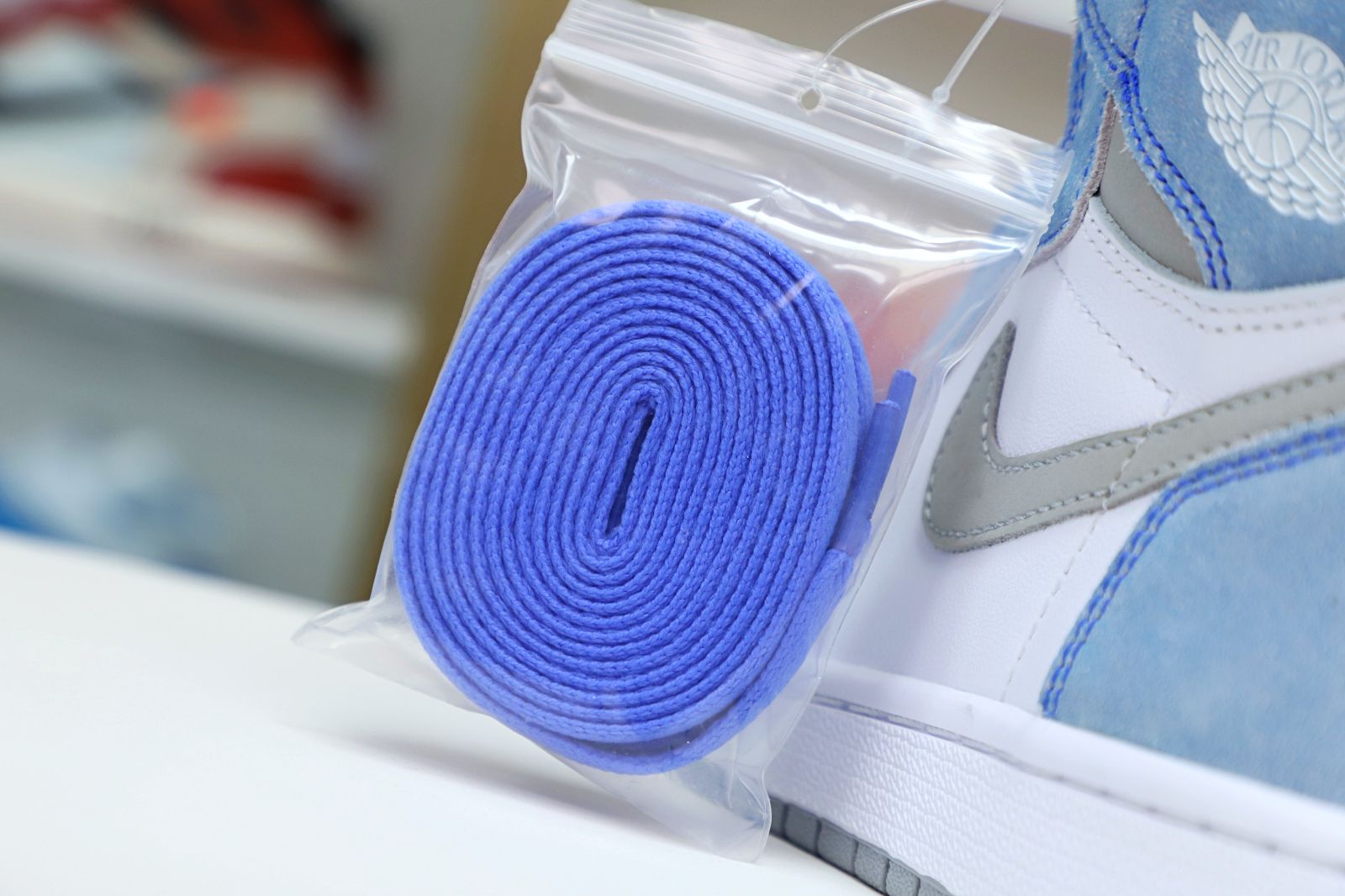 AIR JORDAN 1 RETRO HIGH OG 'HYPER ROYAL'
