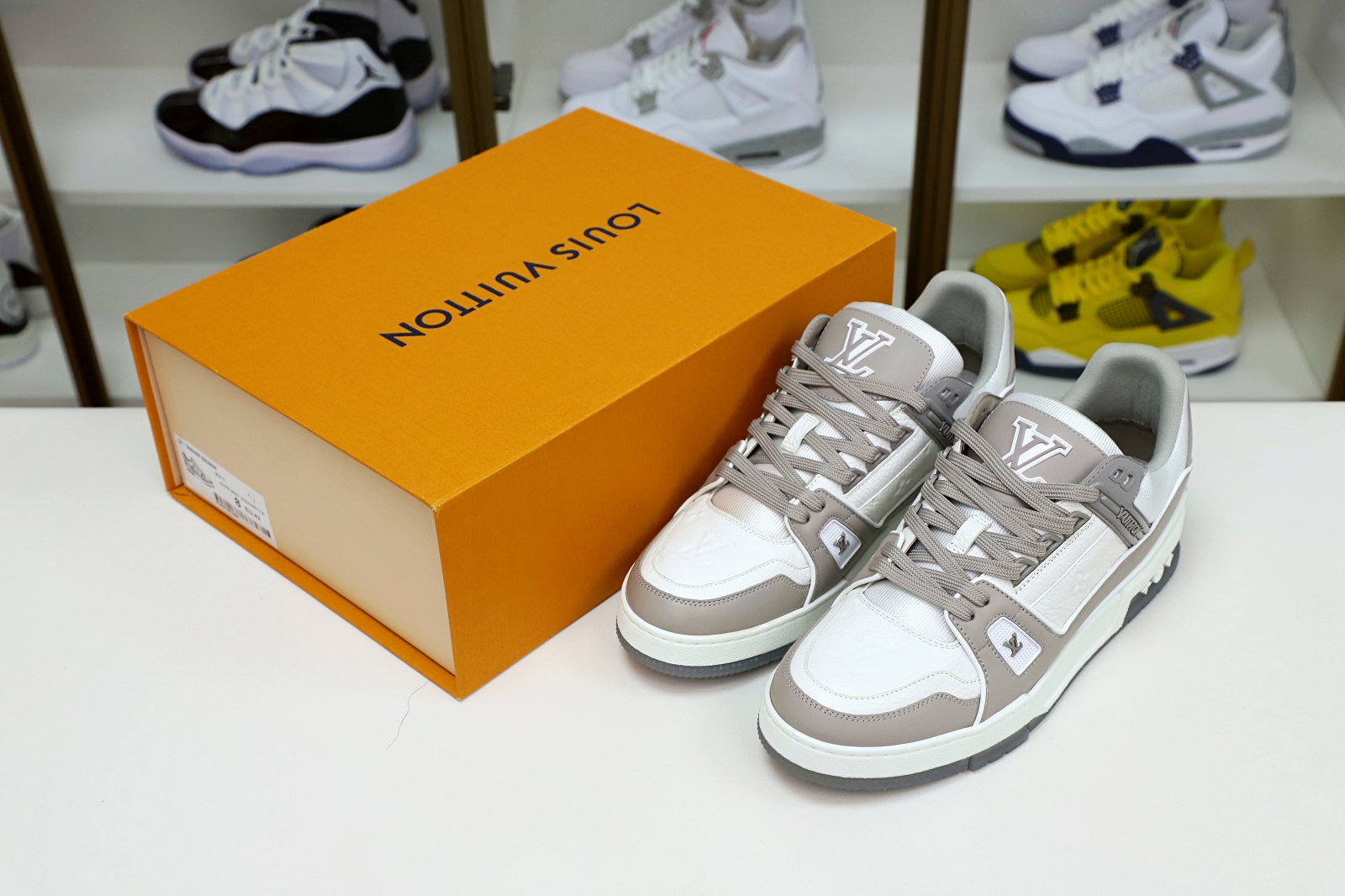 L/V Trainer