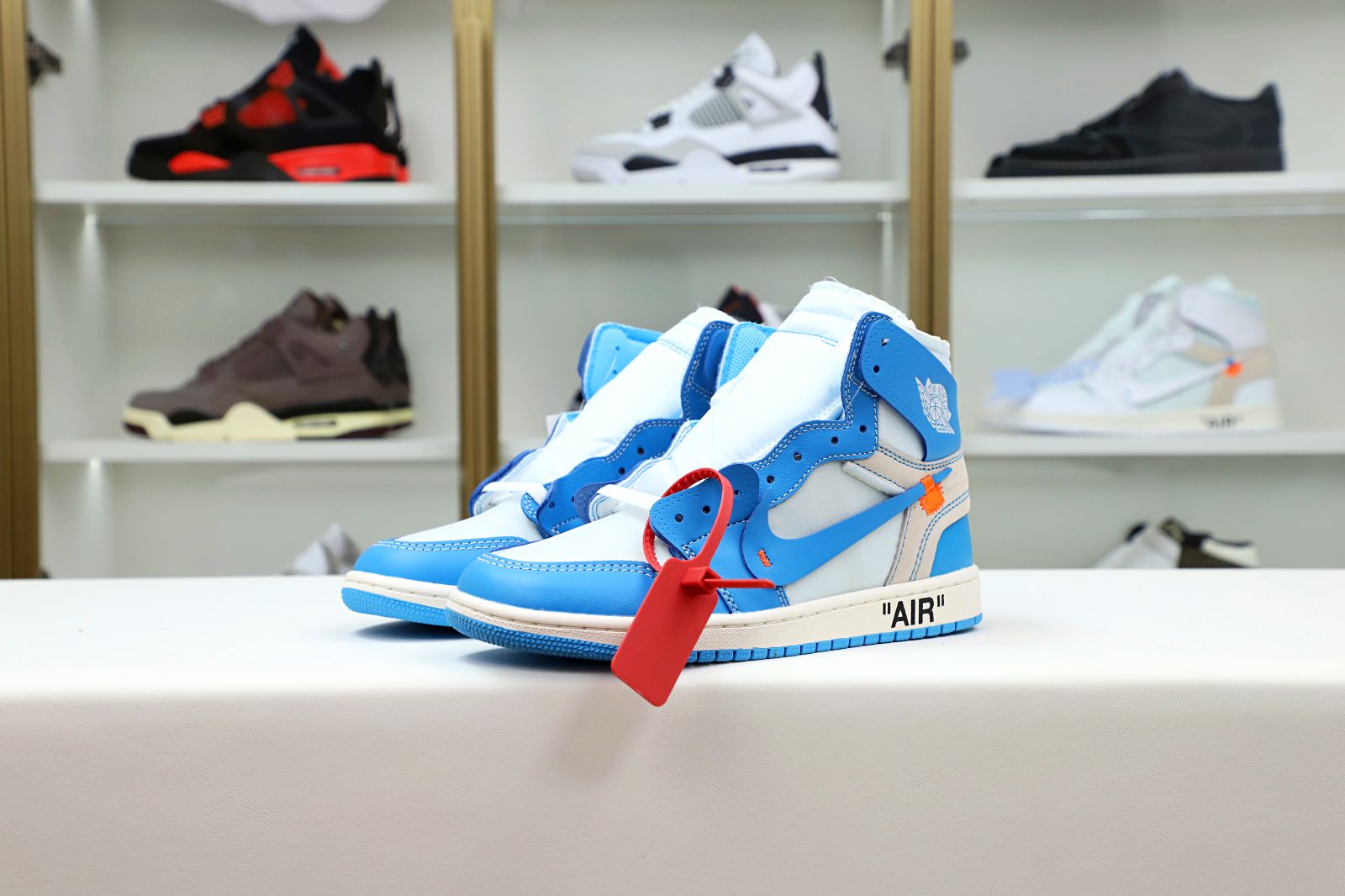 OFF-WHITE X AIR JORDAN 1 RETRO HIGH OG 'UNC'