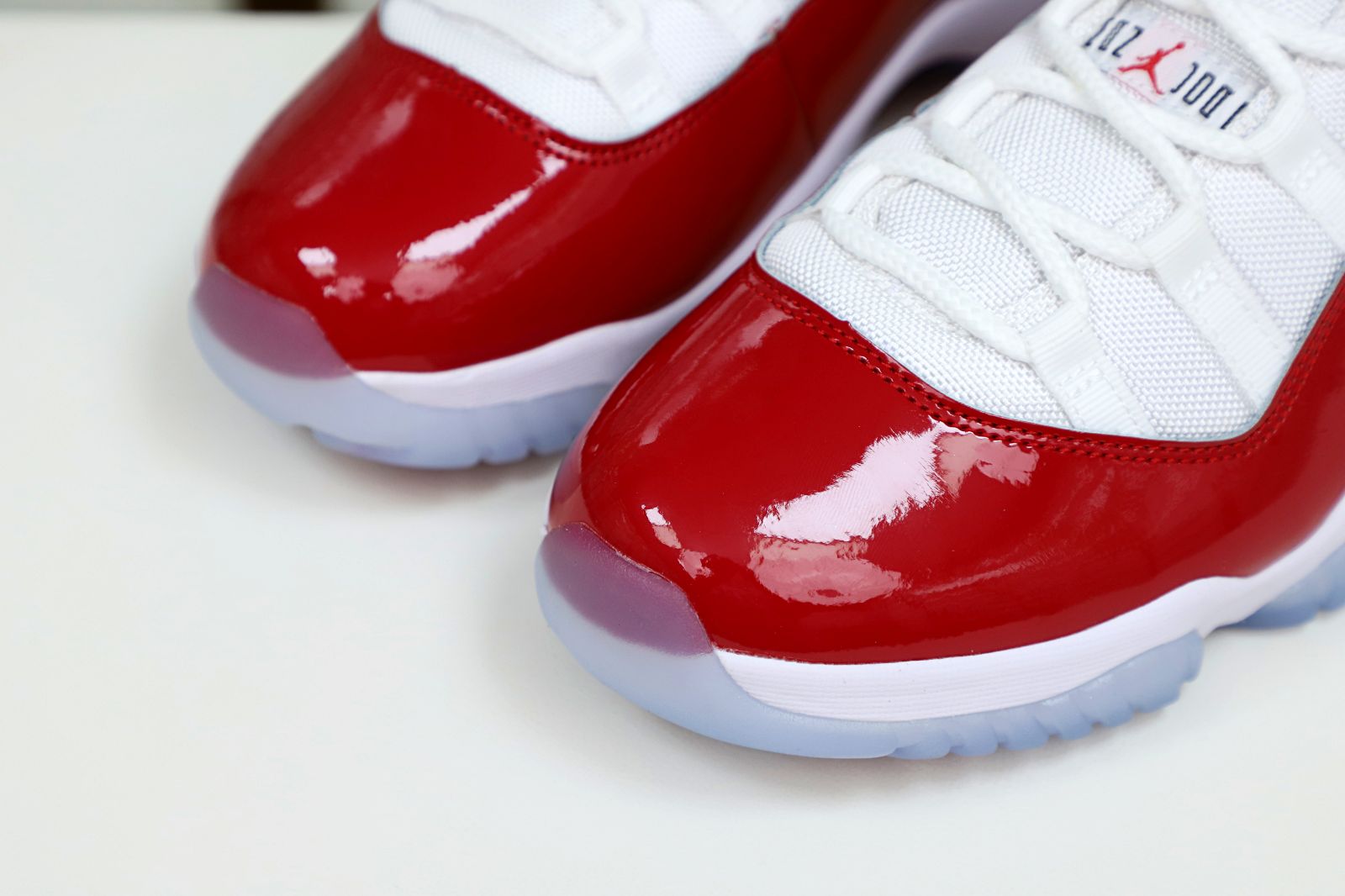 AIR JORDAN 11