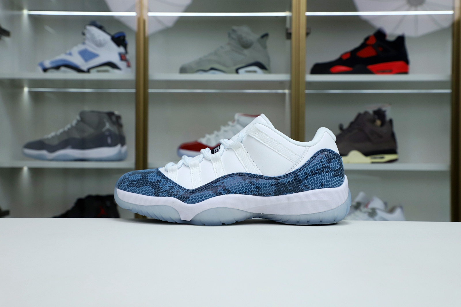 Air Jordan 11 “navy snakeskin”
