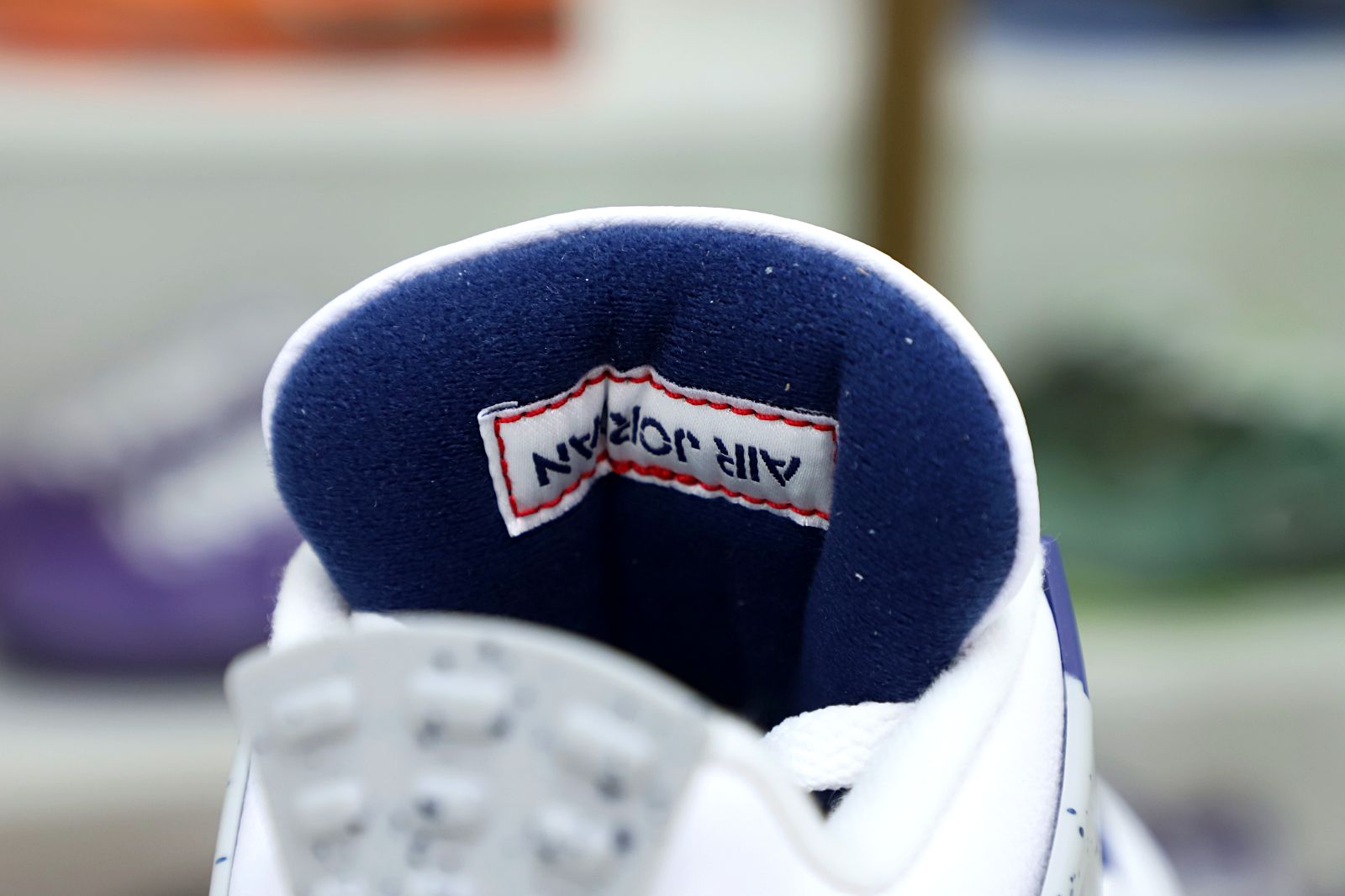 AIR JORDAN 4 RETRO
