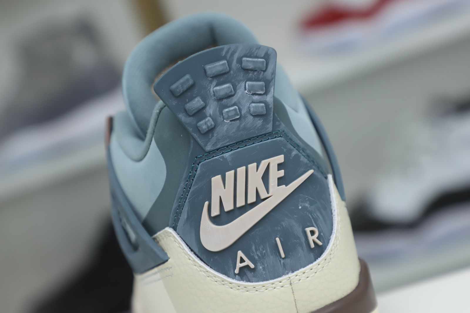 Air Jordan 4