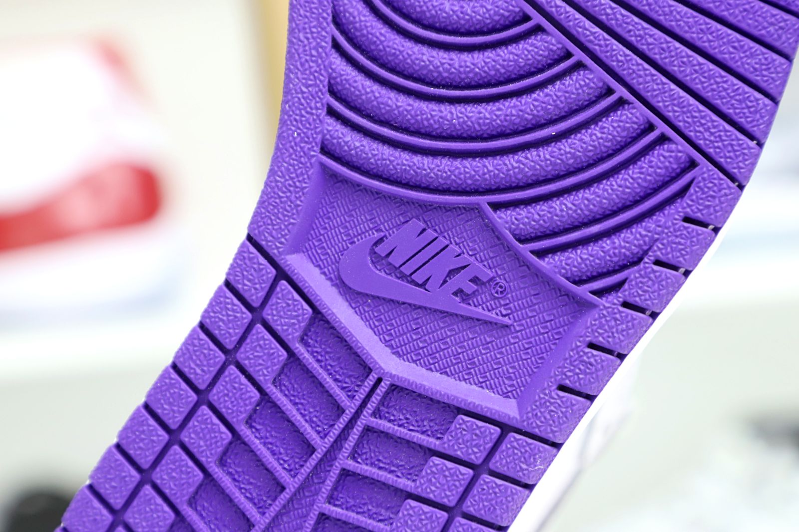 Air Jordan 1 High OG Court Purple