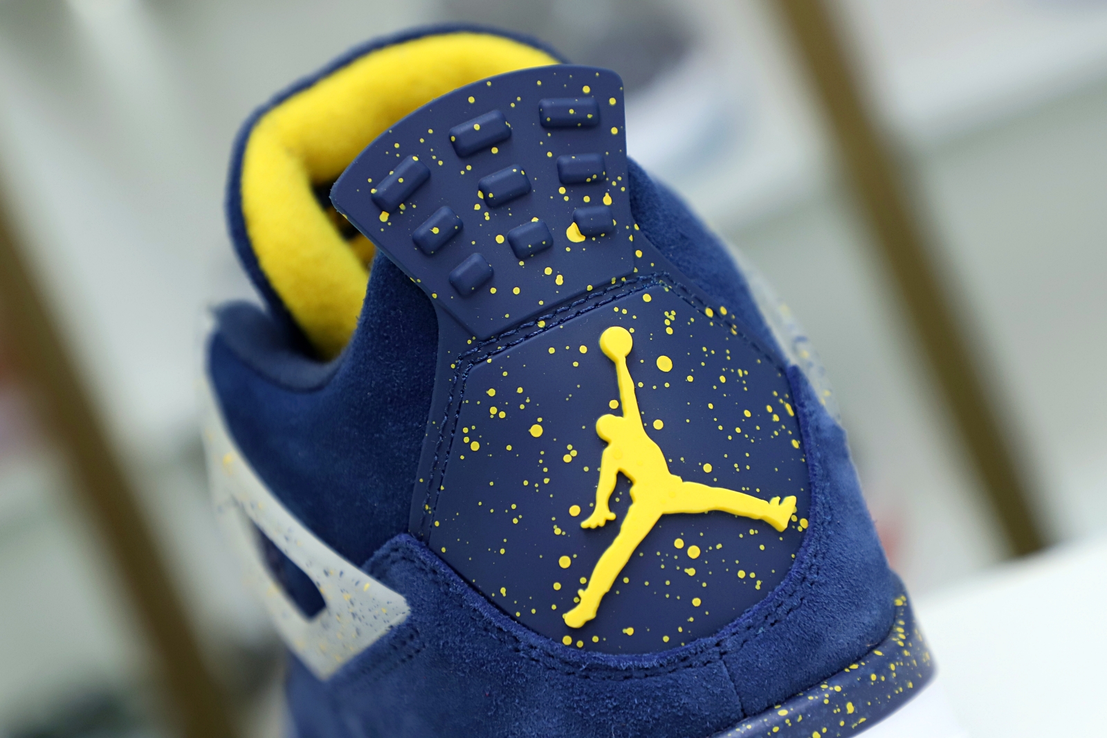 Air Jordan 4