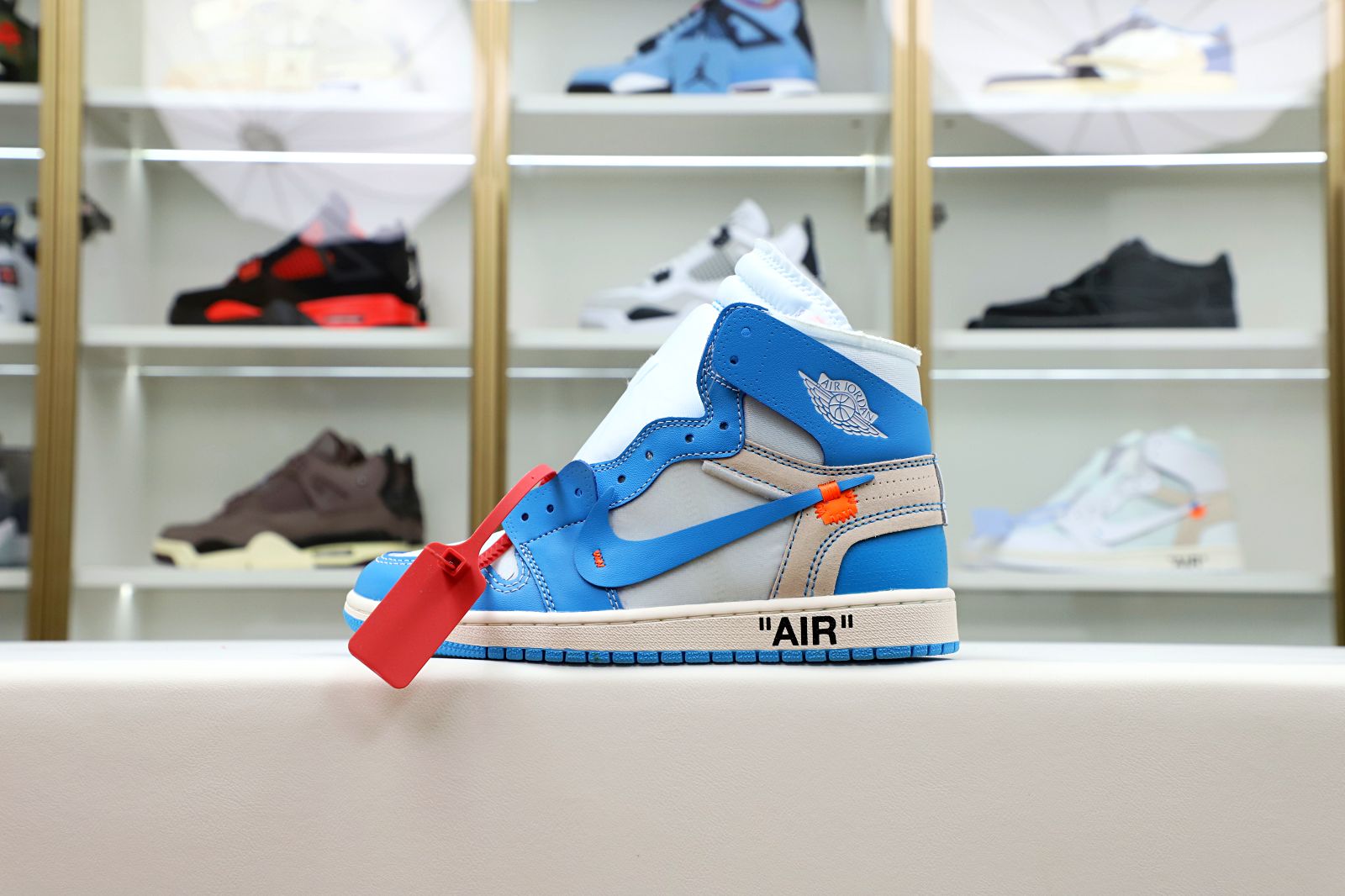 OFF-WHITE X AIR JORDAN 1 RETRO HIGH OG 'UNC'