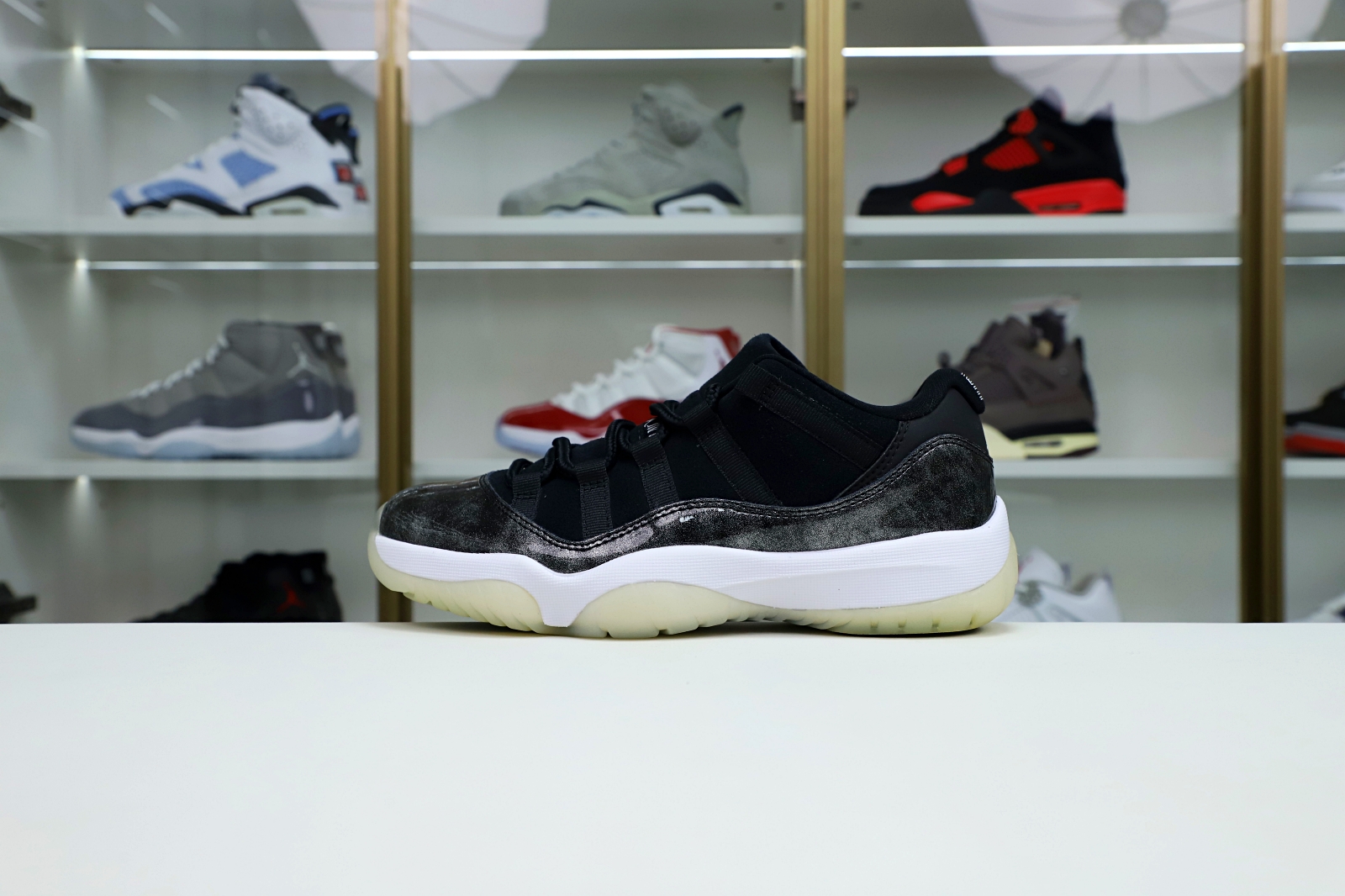 Air Jordan 11 retro low barons