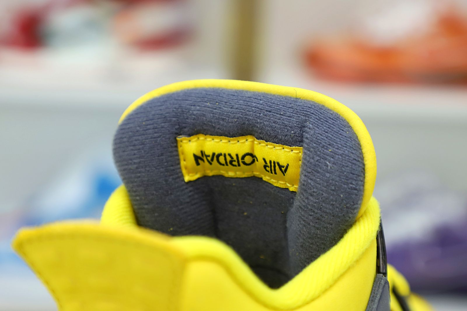 AIR Air JORDAN 4 RETRO 'LIGHTNING' 2021