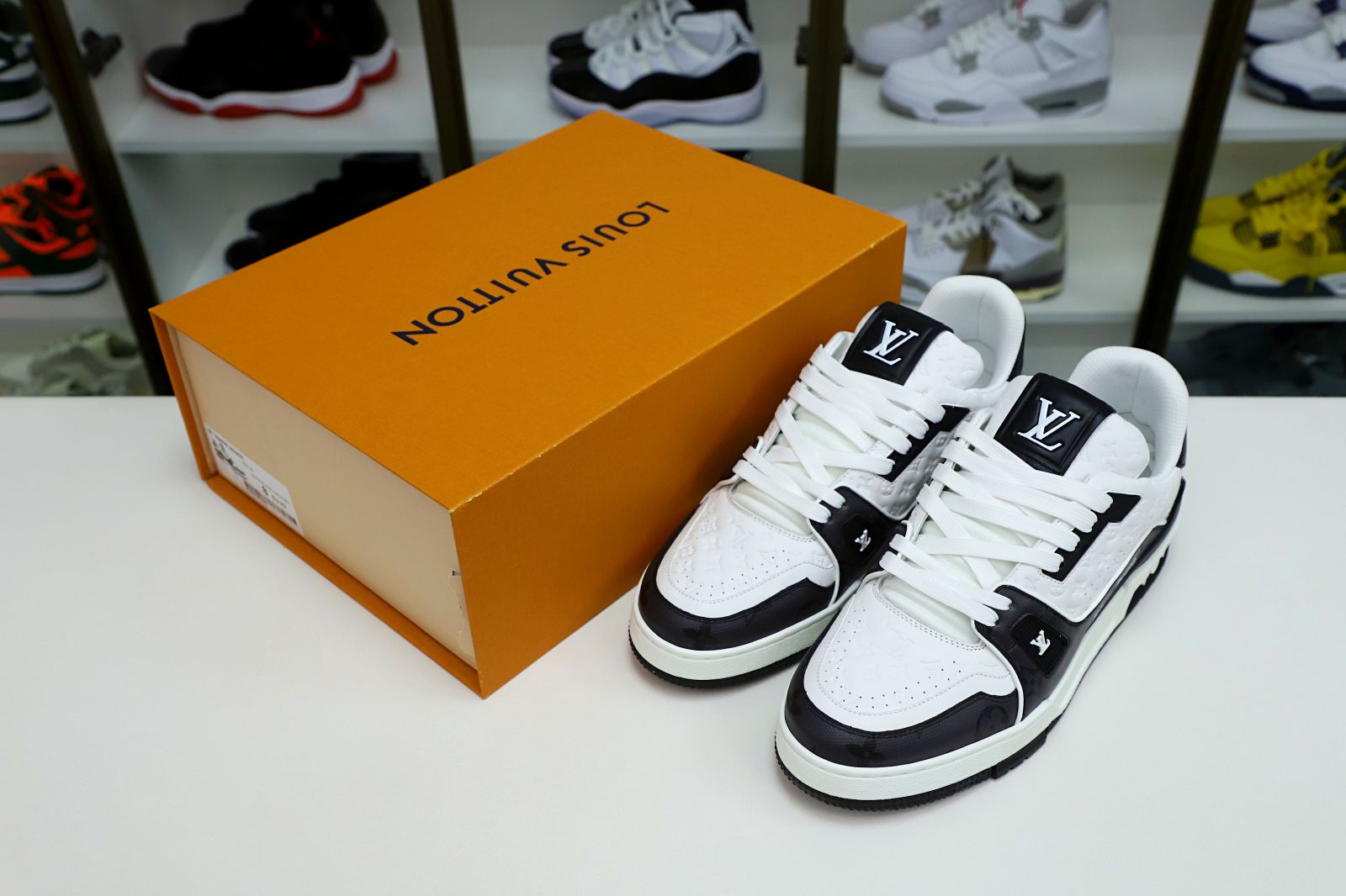 L/V Trainer