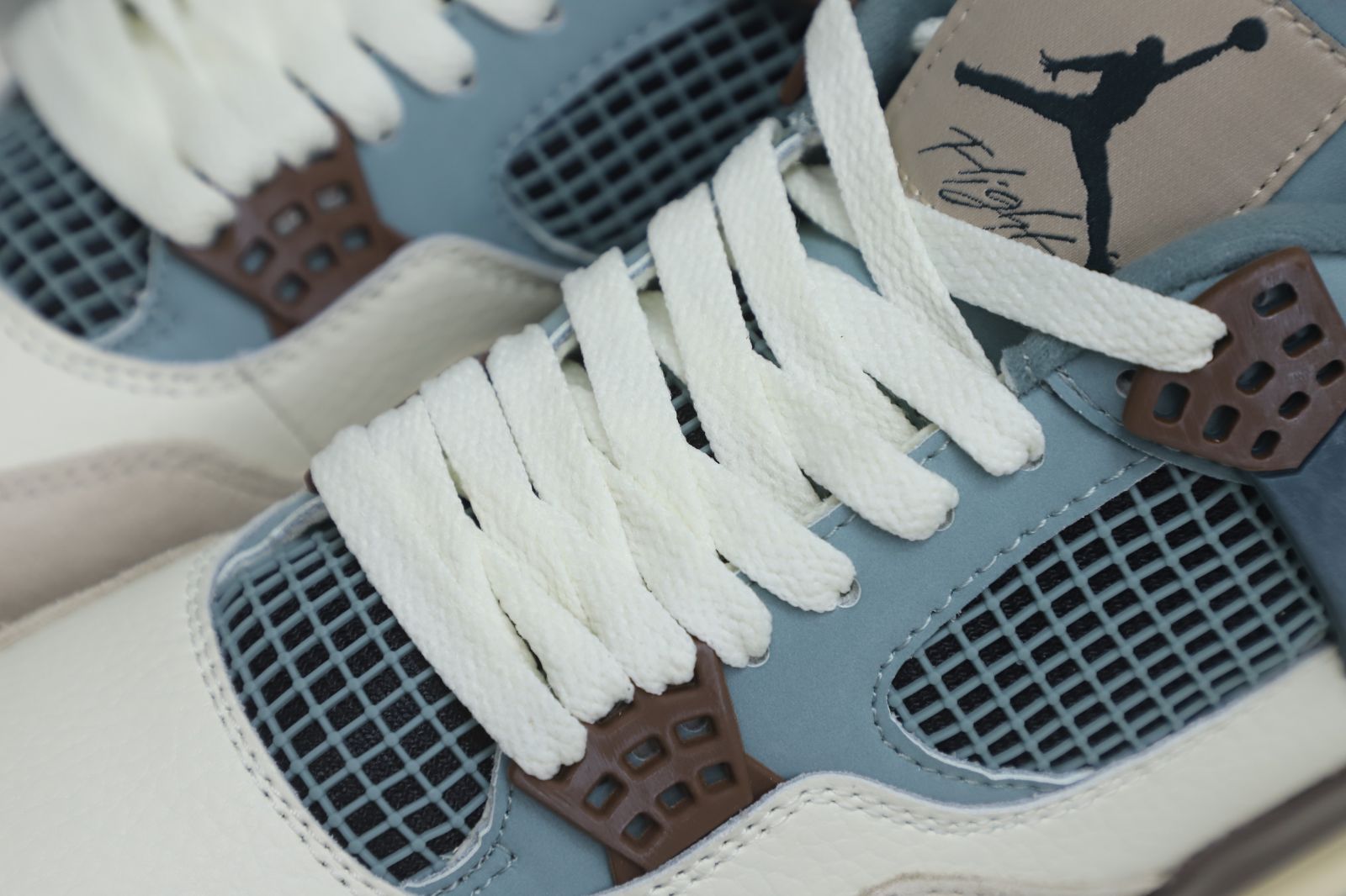 Air Jordan 4
