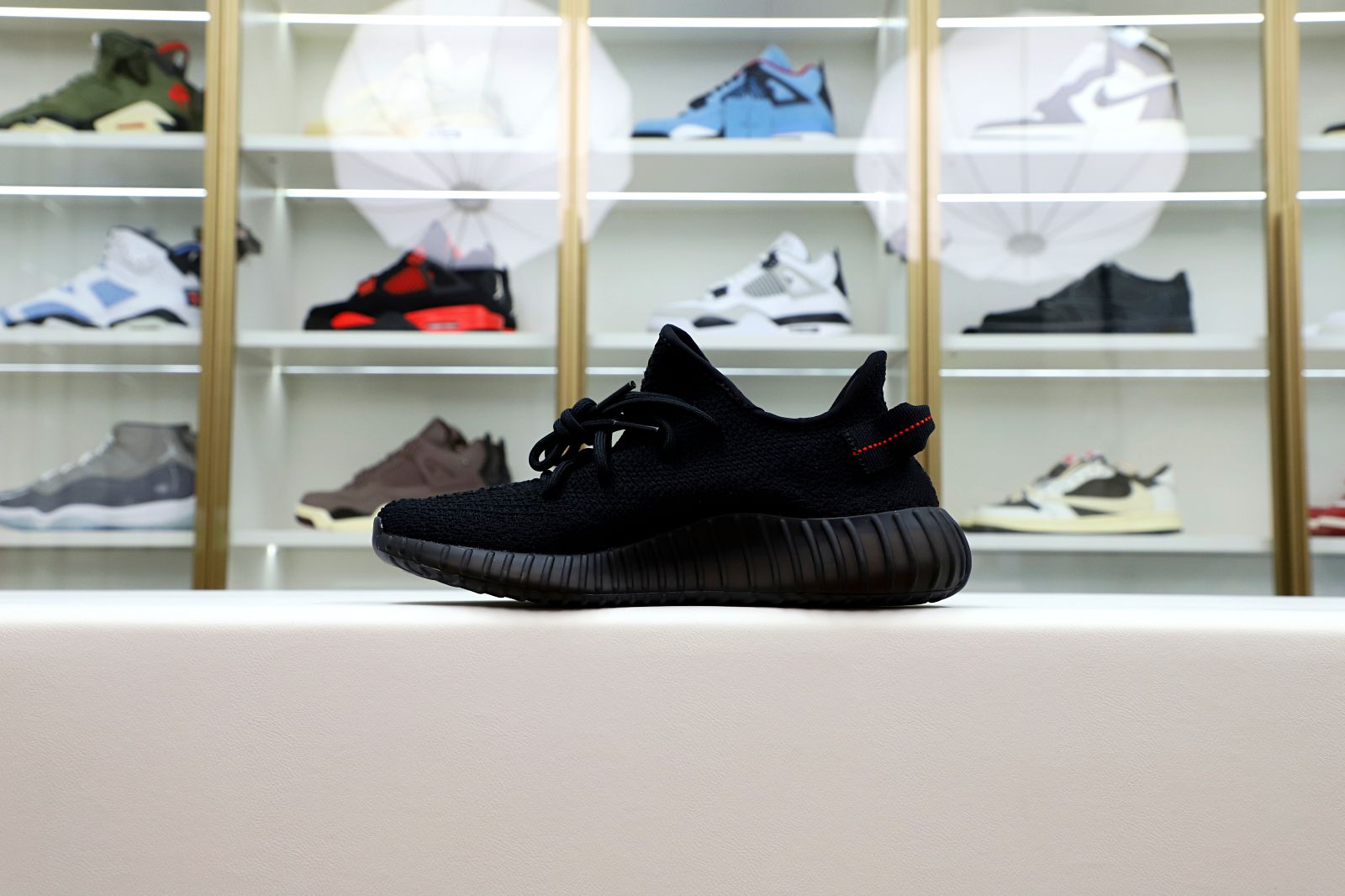 YEEZY BOOST 350 V2 'BRED'