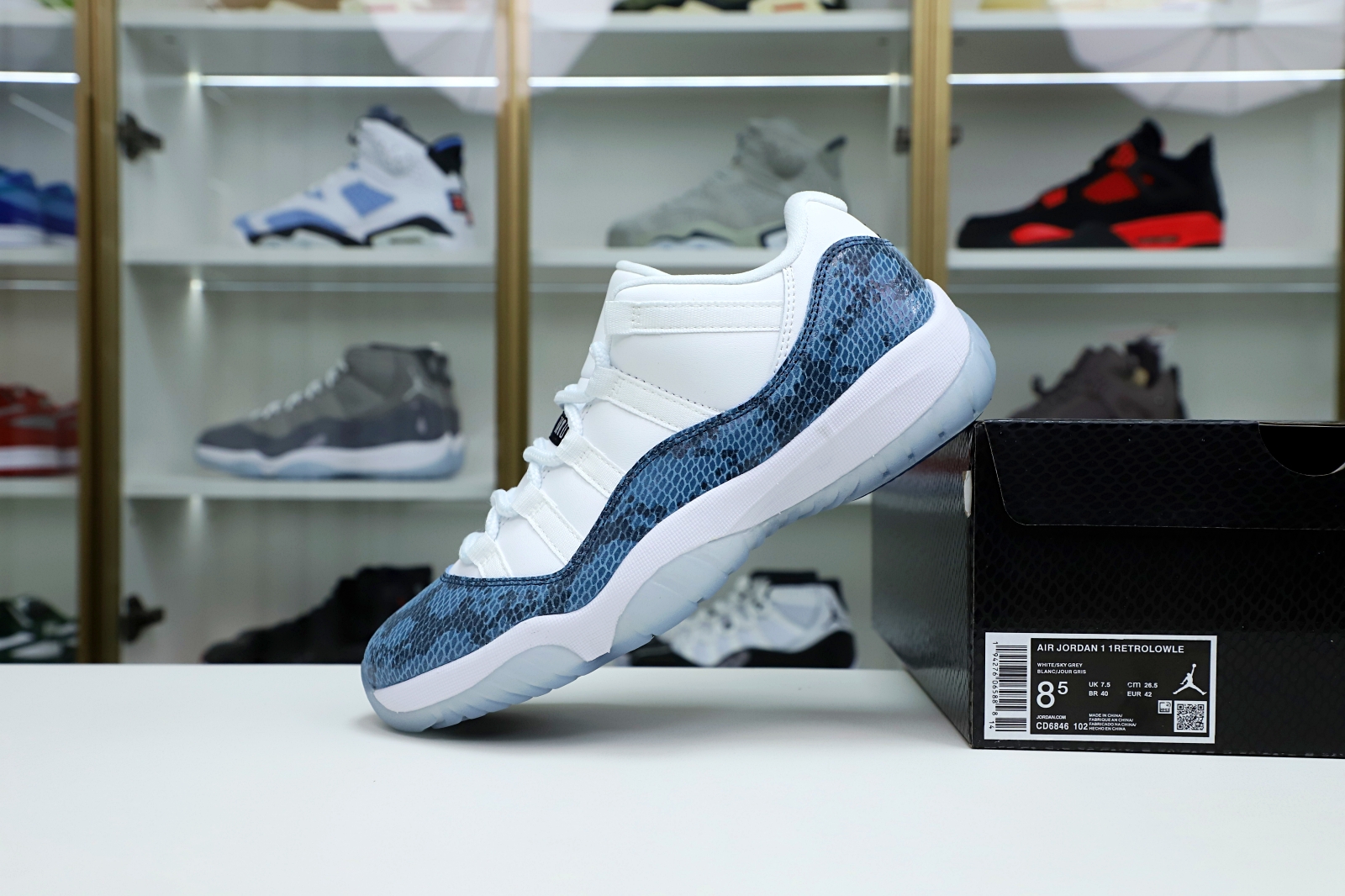 Air Jordan 11 “navy snakeskin”