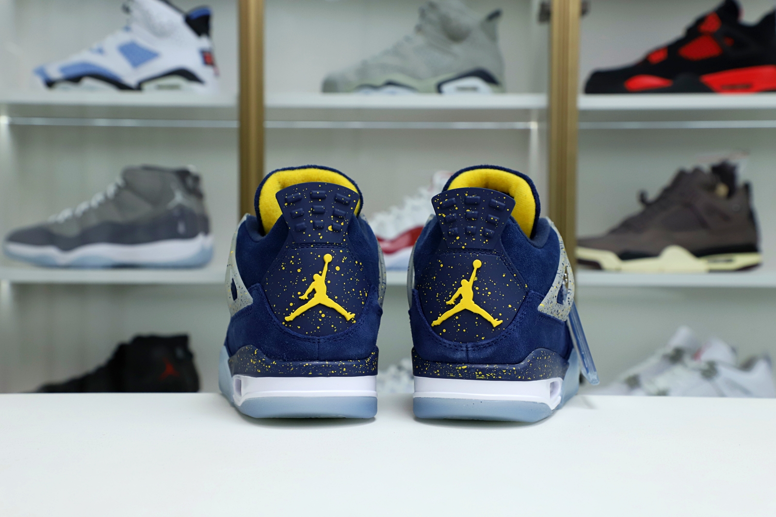 Air Jordan 4