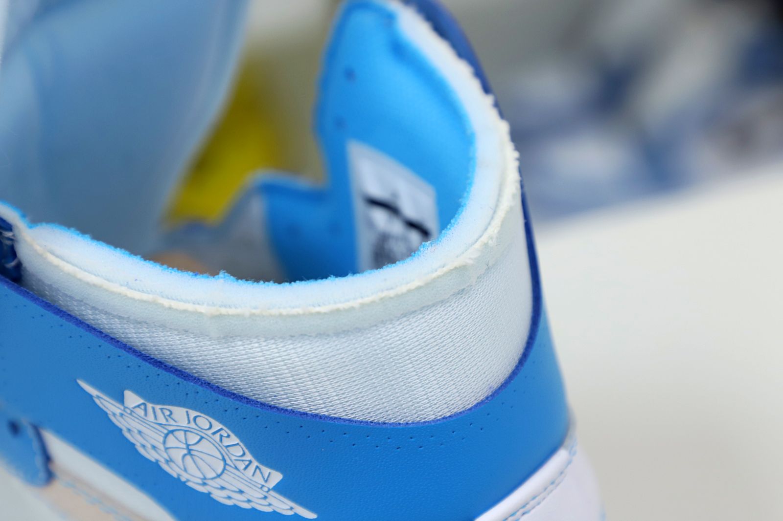OFF-WHITE X AIR JORDAN 1 RETRO HIGH OG 'UNC'