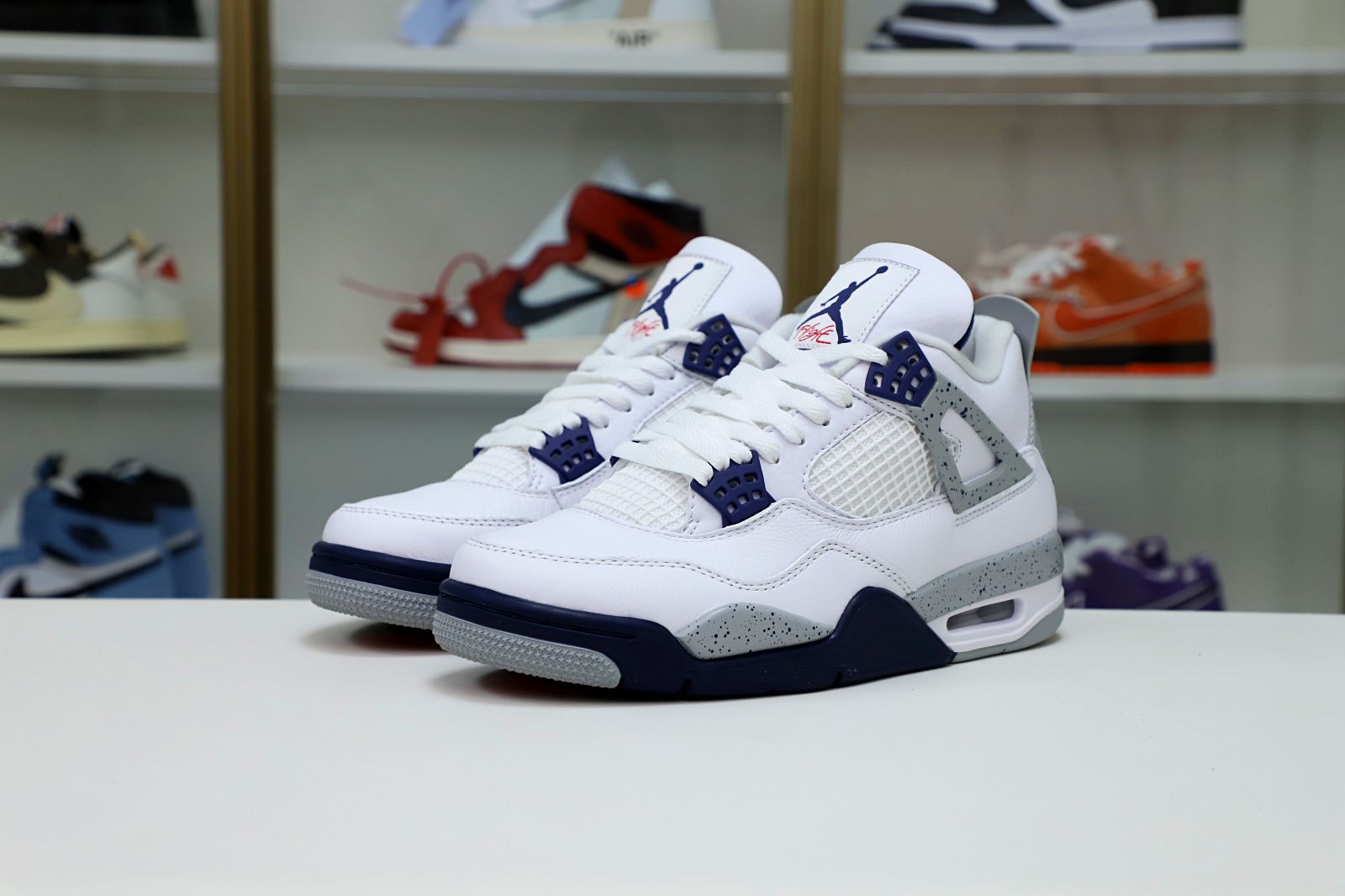 AIR JORDAN 4 RETRO