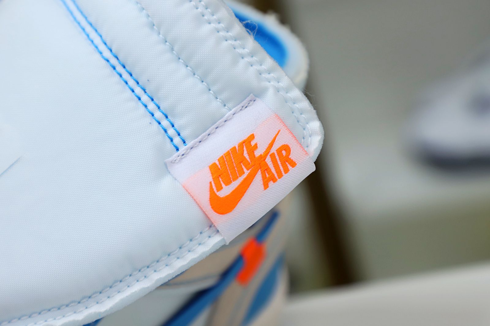 OFF-WHITE X AIR JORDAN 1 RETRO HIGH OG 'UNC'