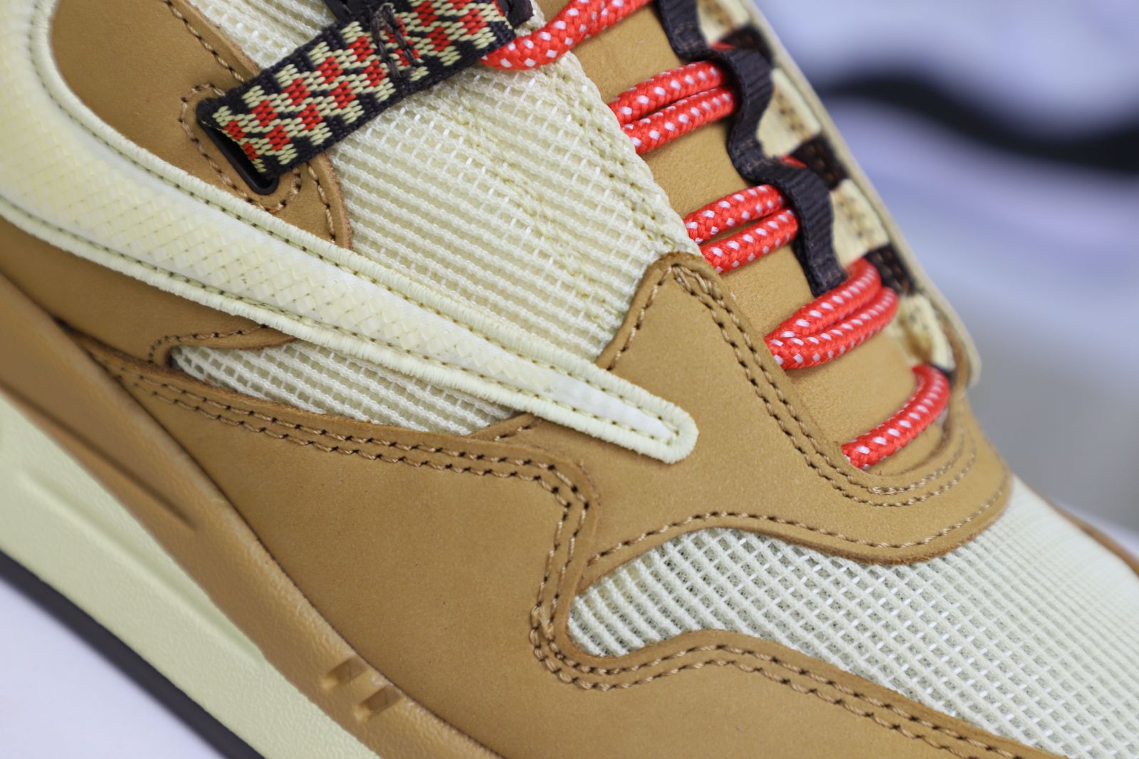 Travis Scott xNike Air Max1