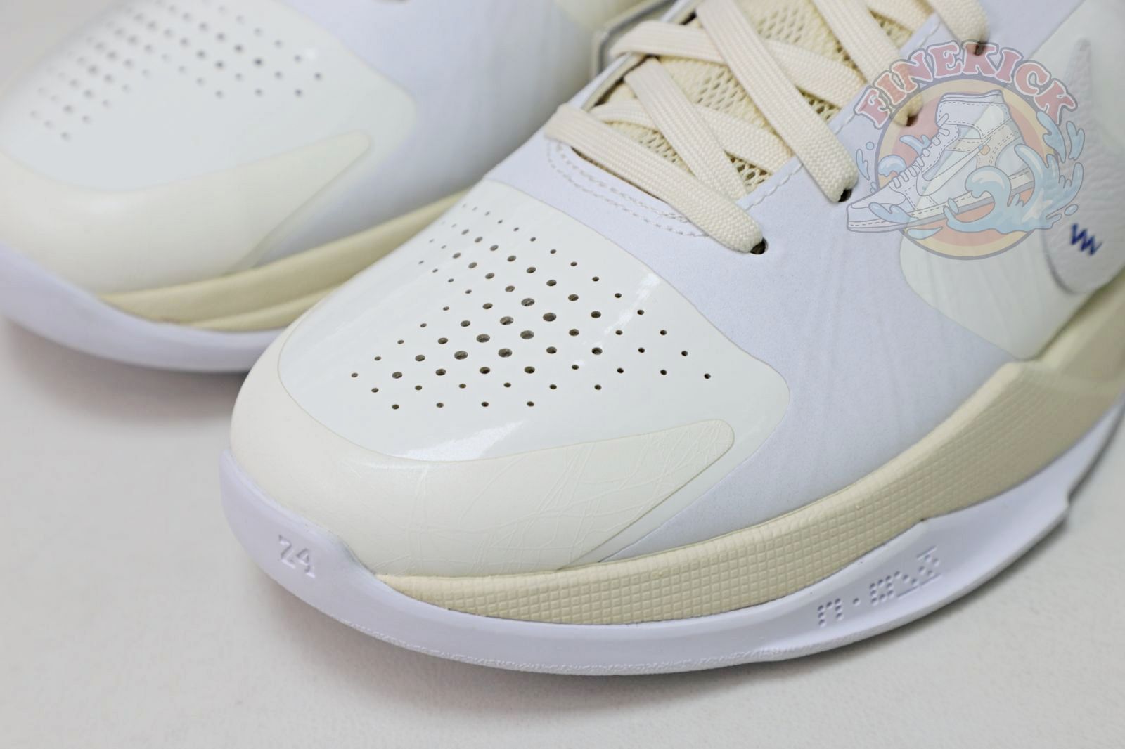 OFF-WHITEX  Nike Zoom Kobe5