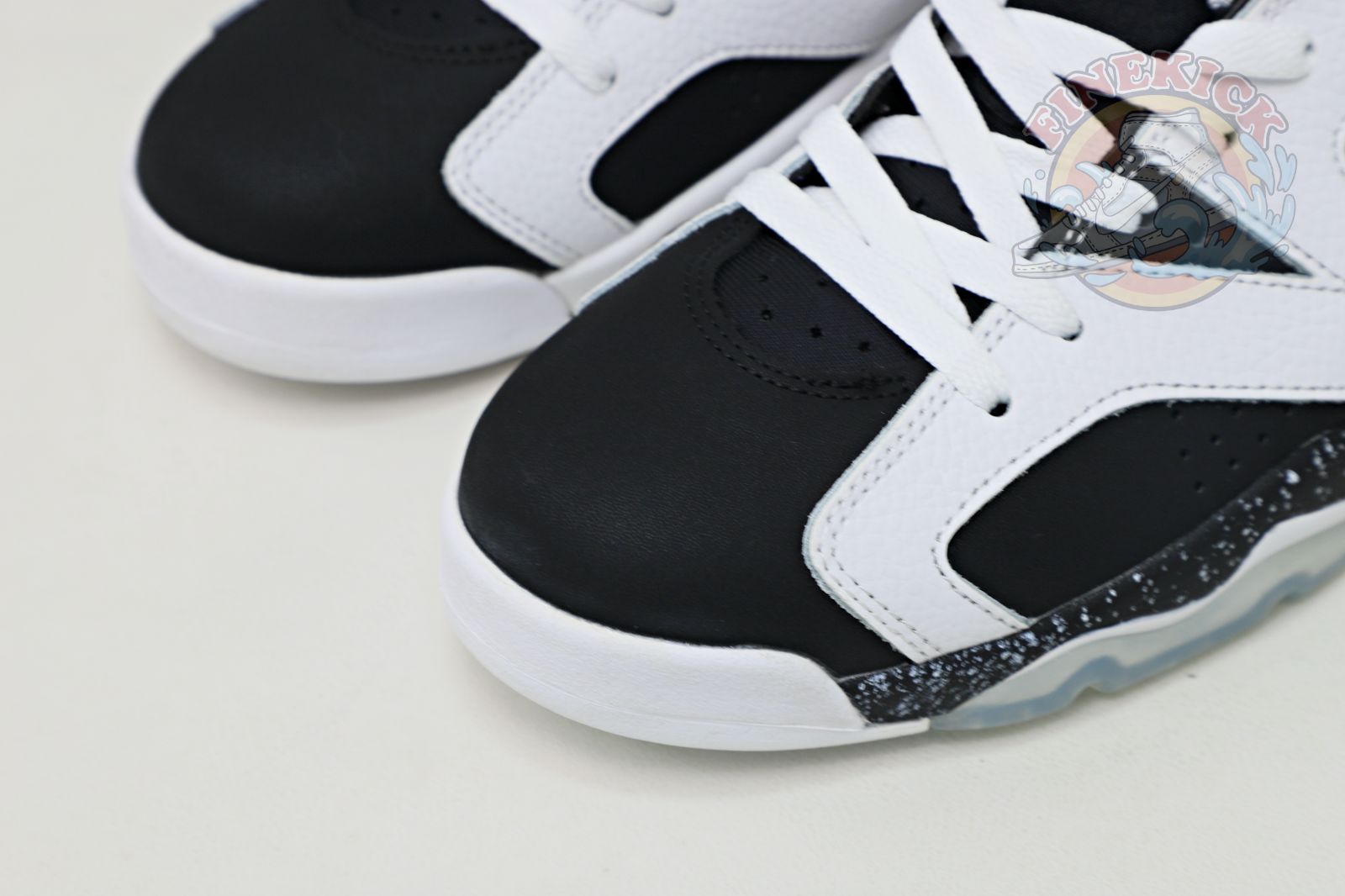 Air Jordan 6 Retro Oreo