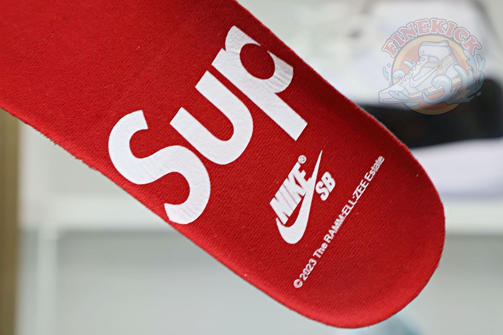 Supreme x Nike SB DunkLow