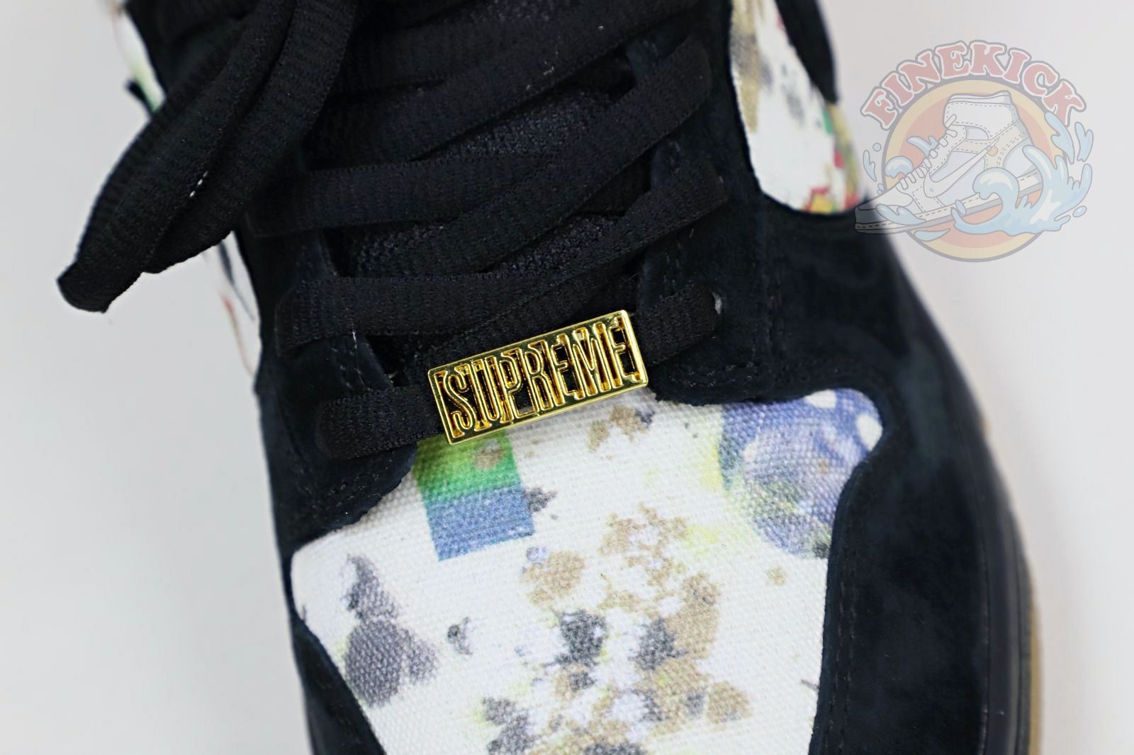 Supreme x Nike SB DunkLow