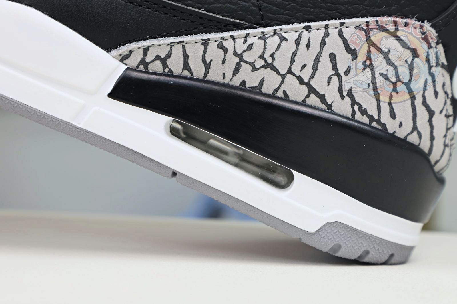 Air Jordan 3 retro blackcement  2018(854262-001)