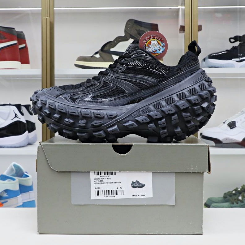Balenciaga BLGA Defender
