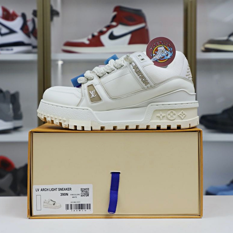 L/V Trainer