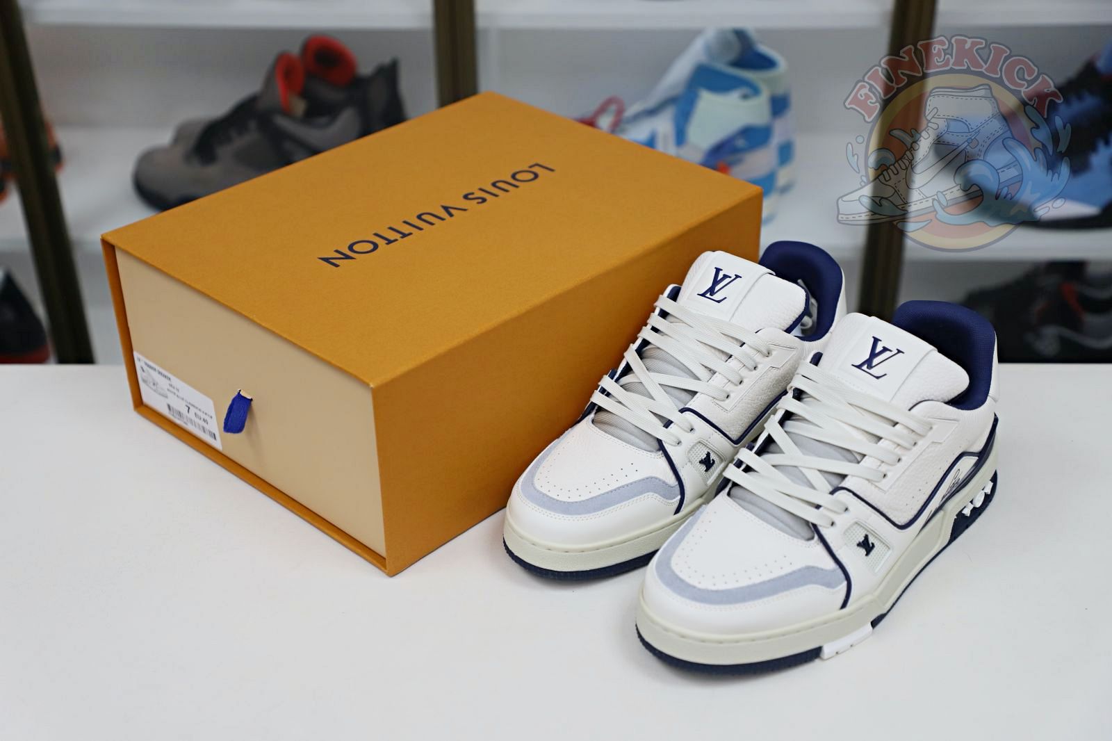 L/V Trainer