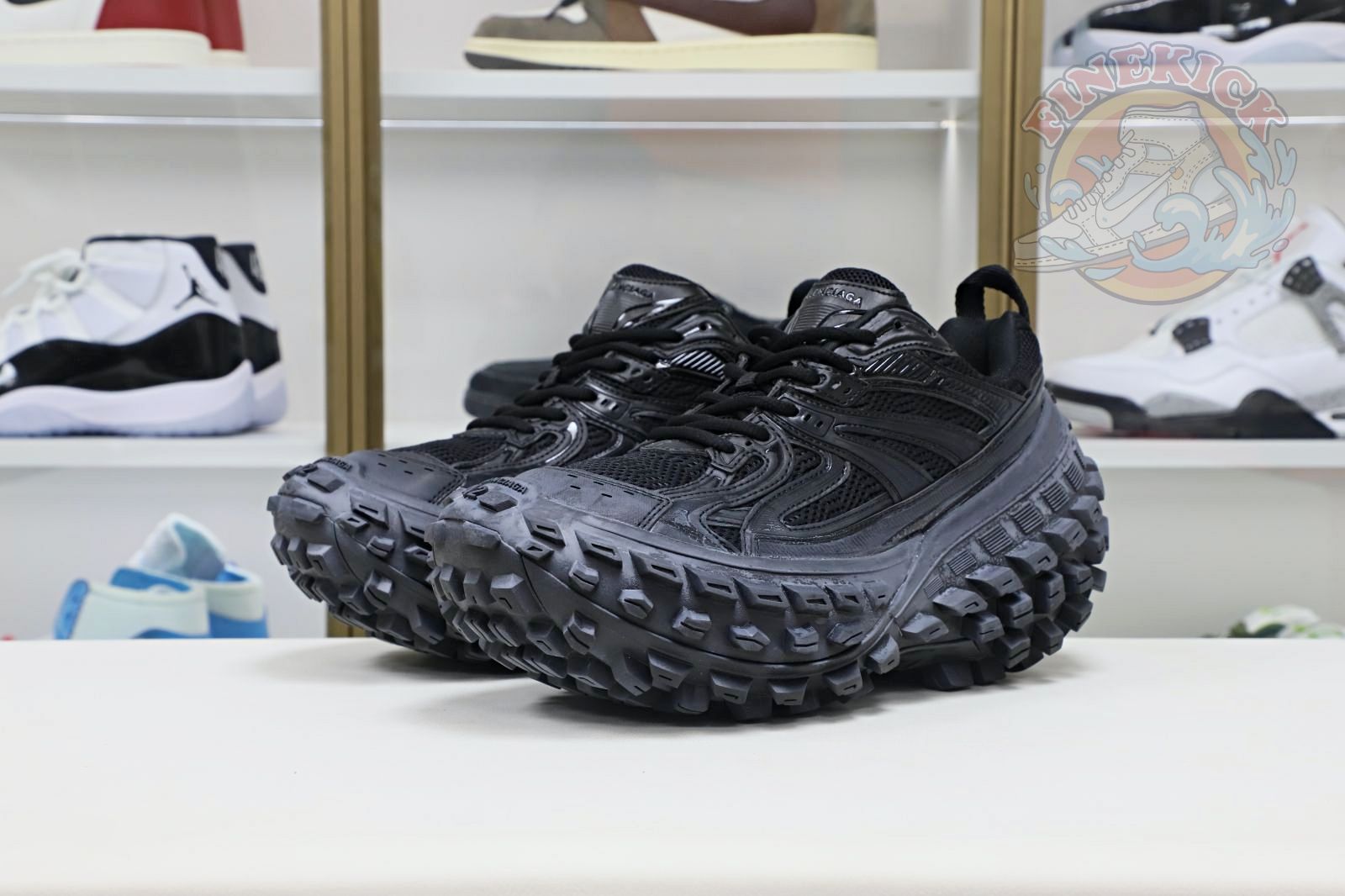 Balenciaga BLGA  Defender