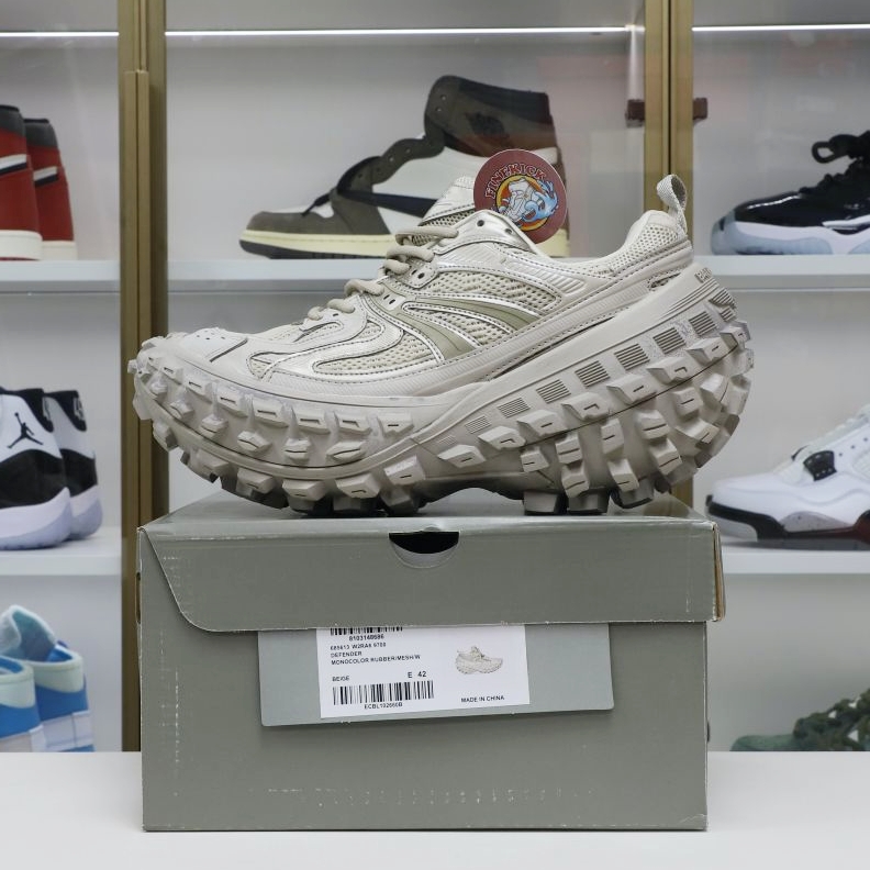 Balenciaga BLGA Defender