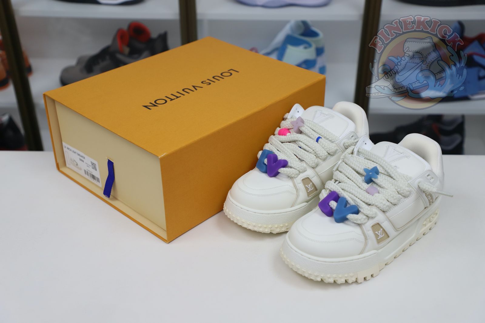L/V Trainer