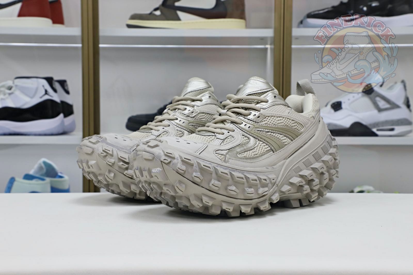 Balenciaga BLGA  Defender