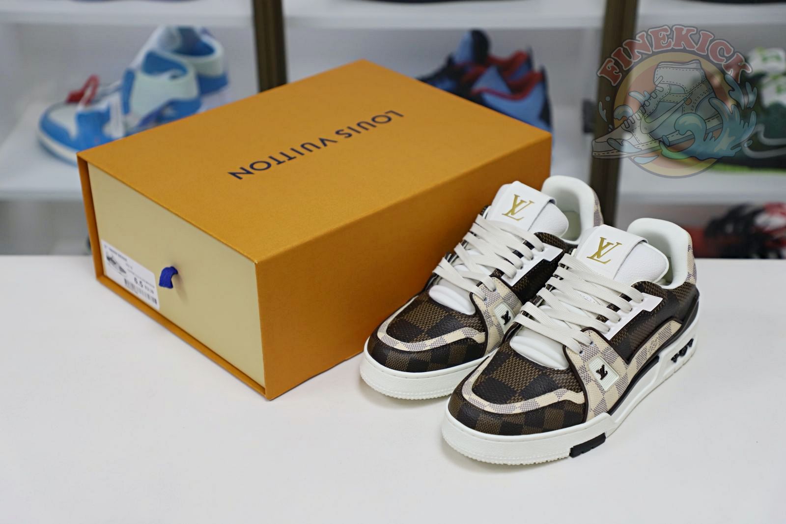 L/V Trainer