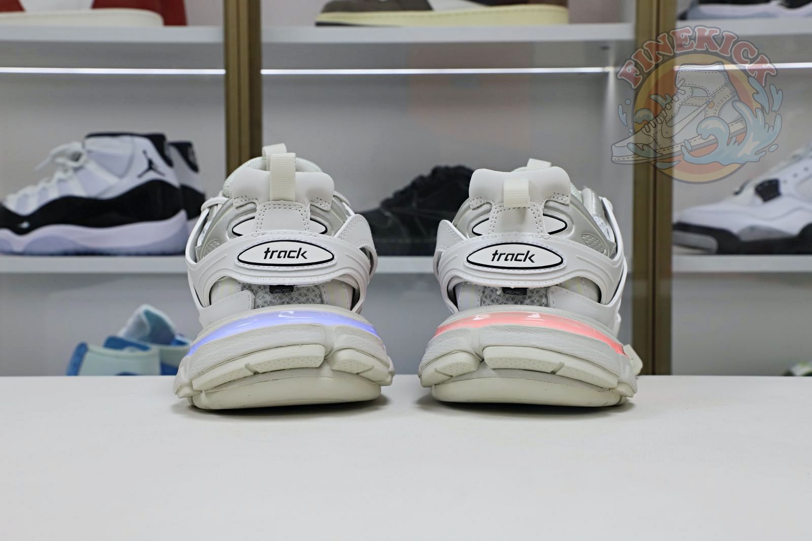 Balenciaga all sizes still in stock! Please contact customer service on iMessage/WhatsApp to purchase!