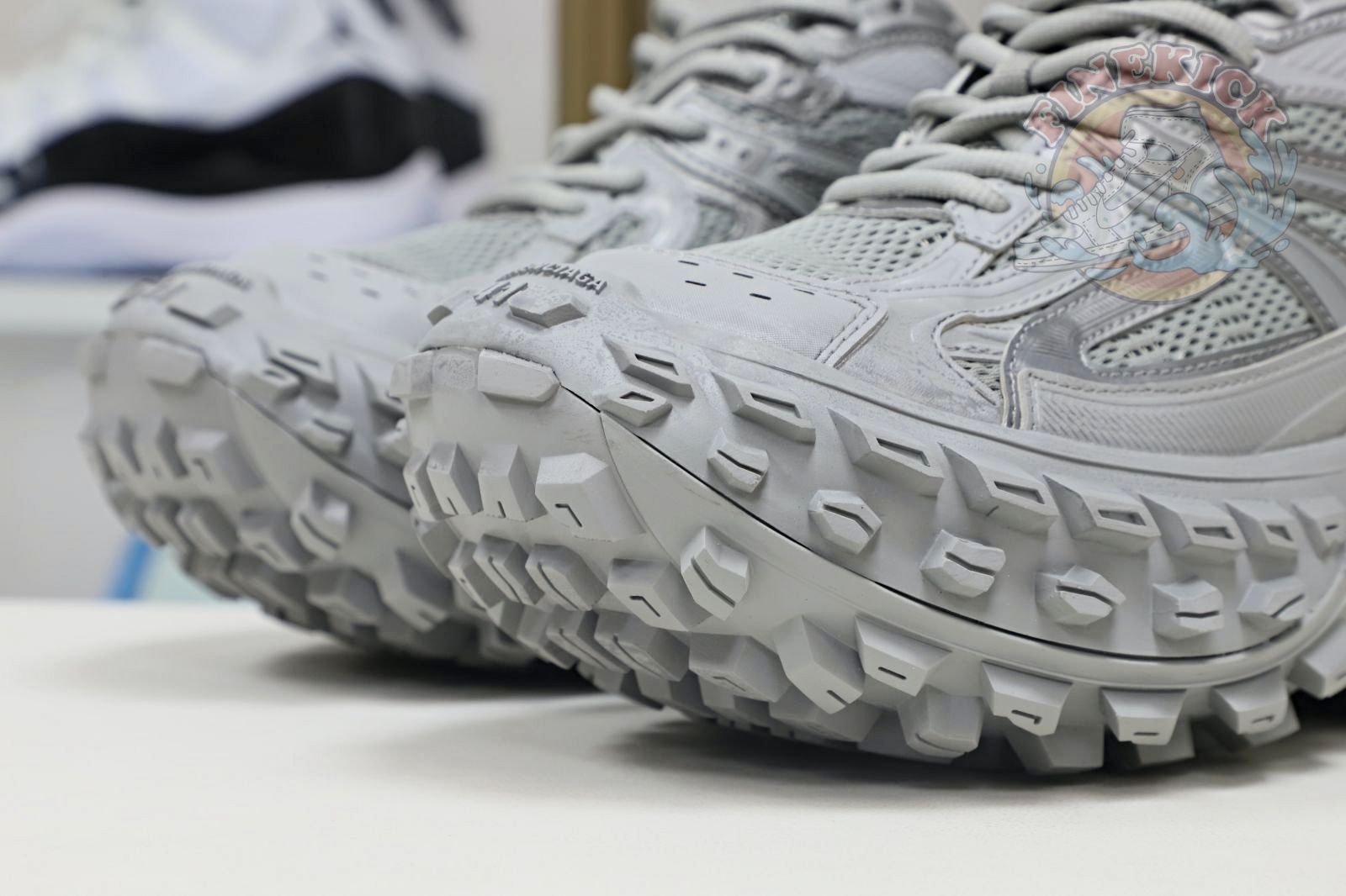 Balenciaga BLGA  Defender