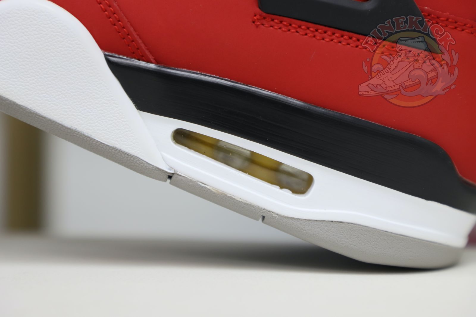 Air Jordan4 RetroToro Bravo