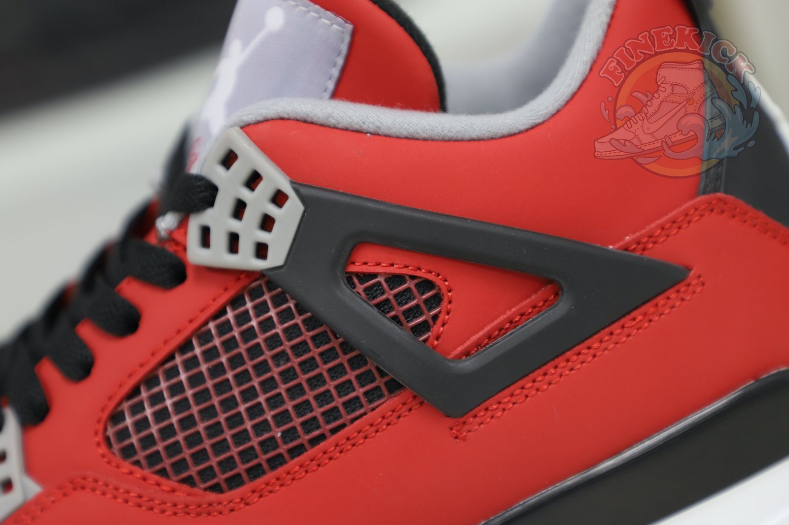 Air Jordan4 RetroToro Bravo