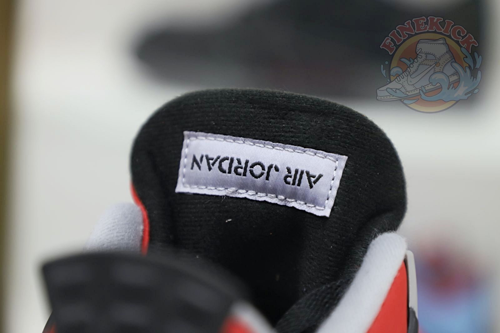 Air Jordan4 RetroToro Bravo