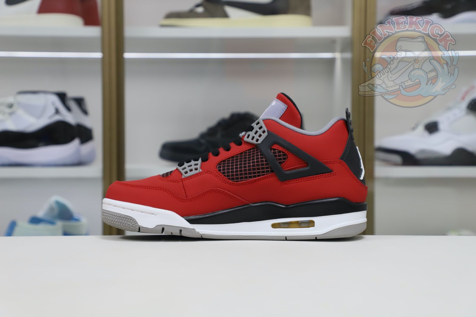 Air Jordan4 RetroToro Bravo
