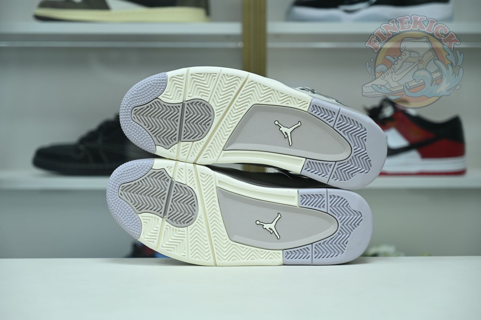 Air Jordan 4