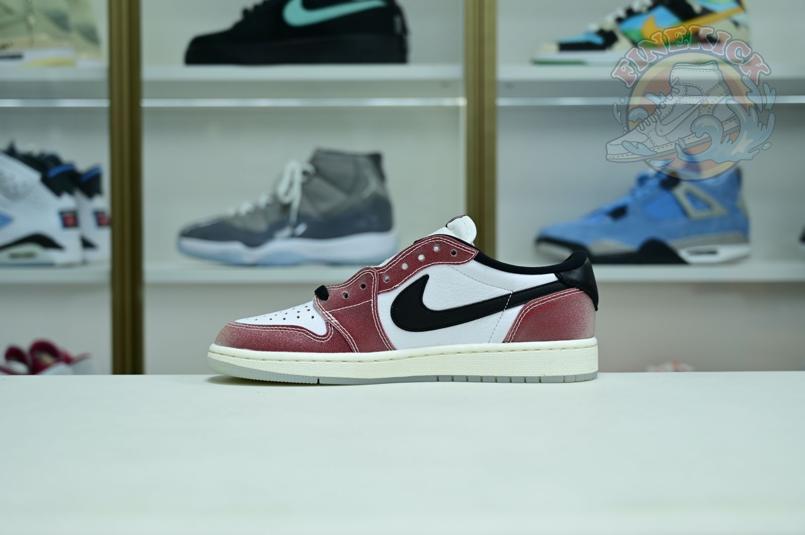 Trophy Room x Air Jordan1 Low OG