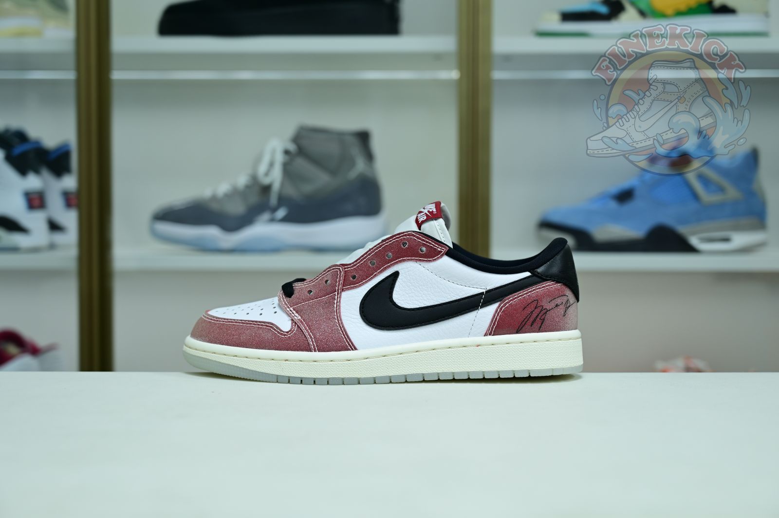 Trophy Room x Air Jordan1 Low OG