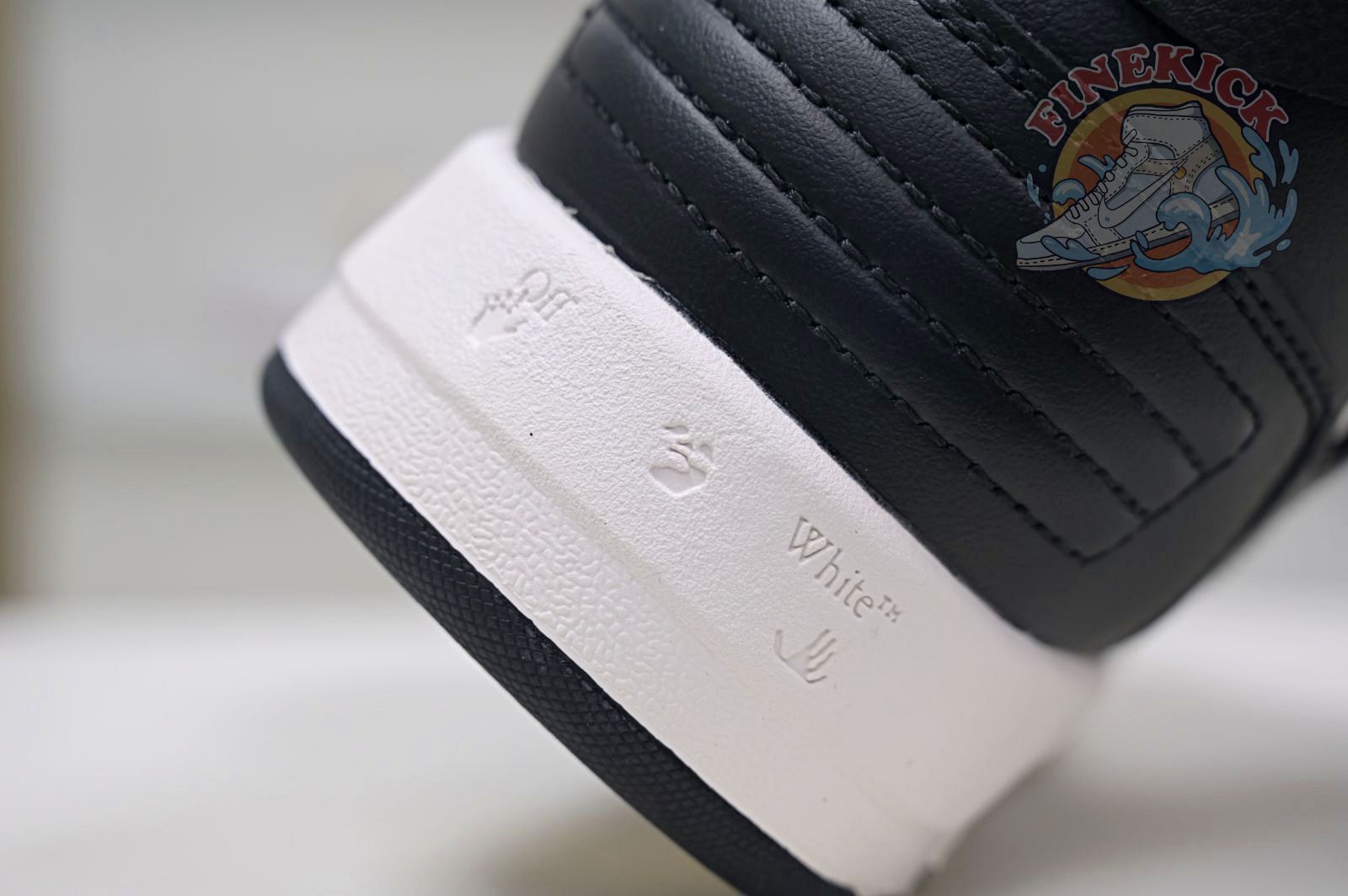 OFF-WHITE Ous Of Office