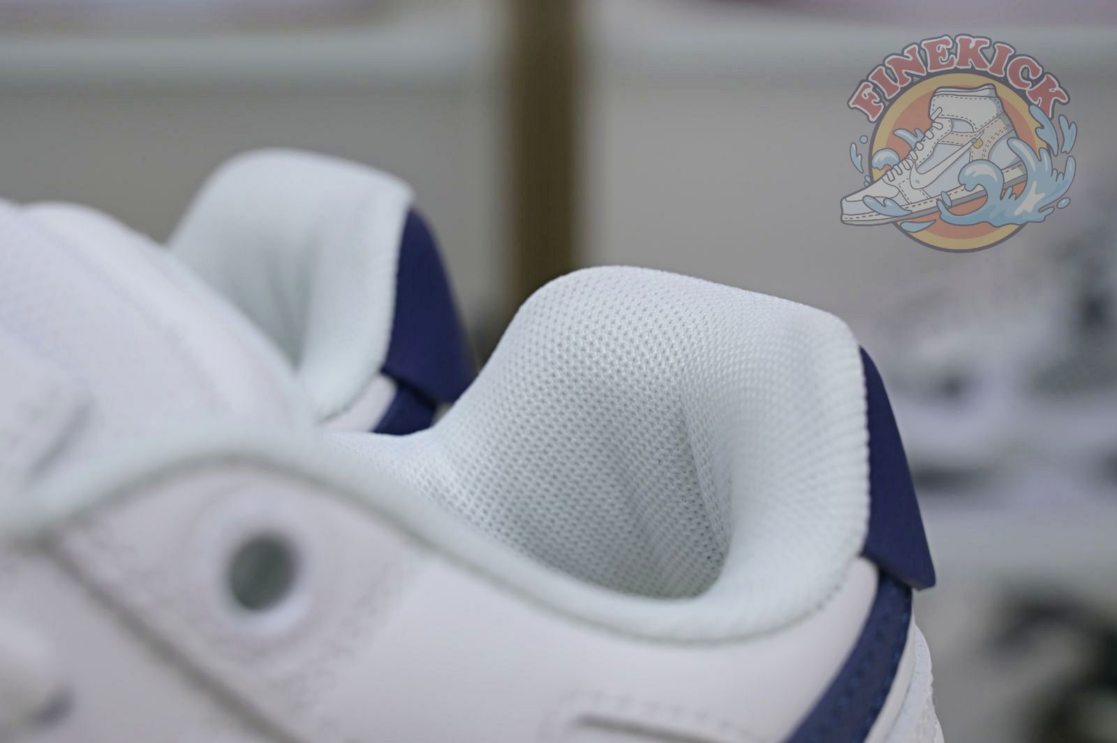 OFF-WHITE Ous Of Office